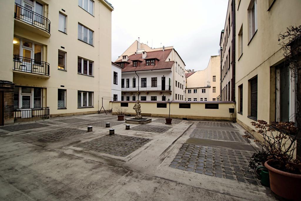 Champagne Studio With Sauna Praha Bagian luar foto